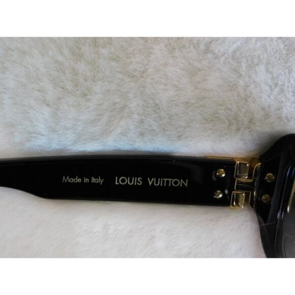 Louis Vuitton Black Women\'s Sunglasses Z1390w Gold Hardware main image 5
